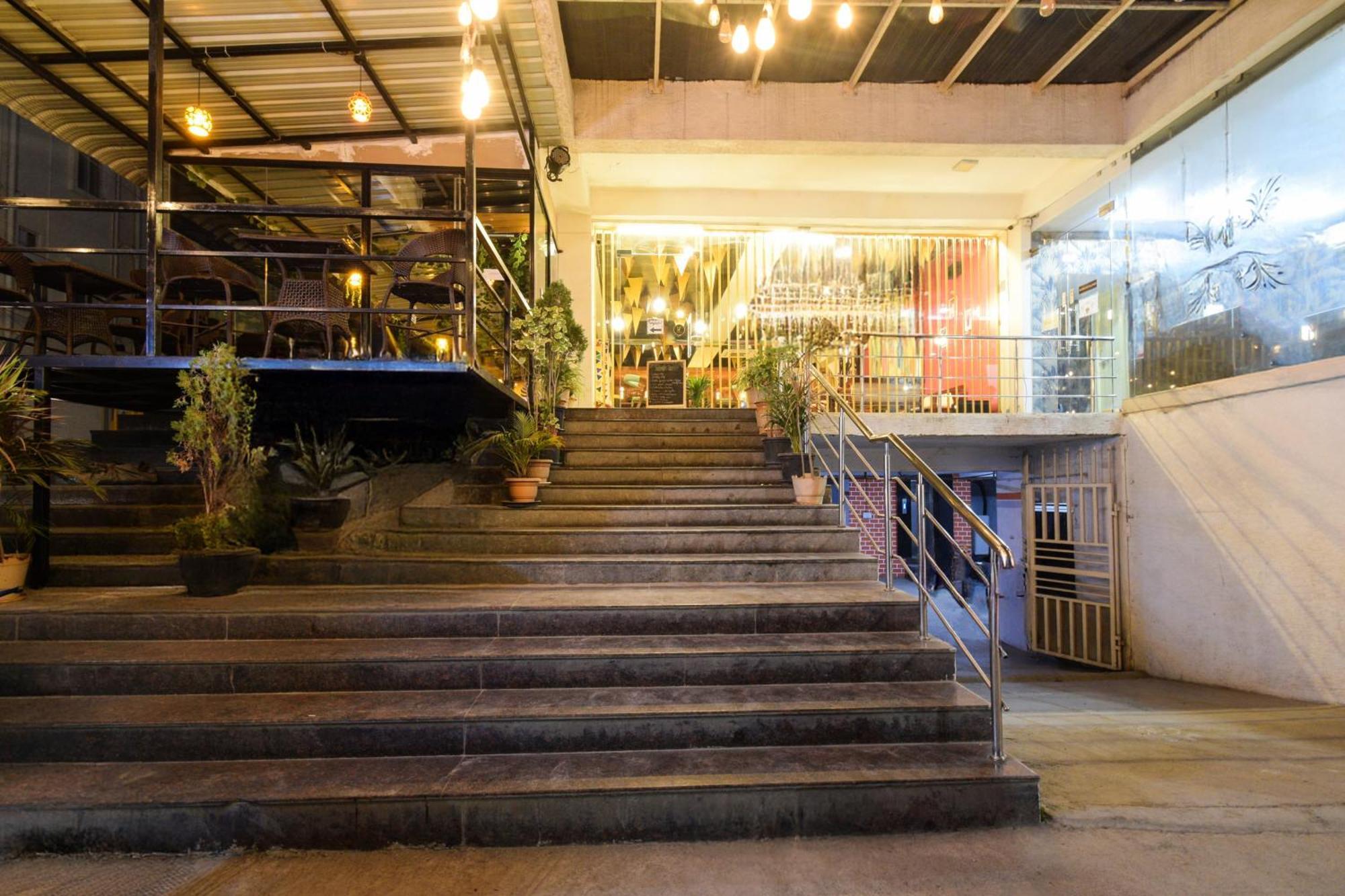 Super Townhouse Madhapur 100 Feet Road Formerly Jkc Grand Haidarábád Kültér fotó